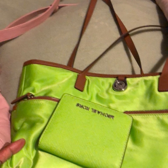 Purse - Picture 2 of 7